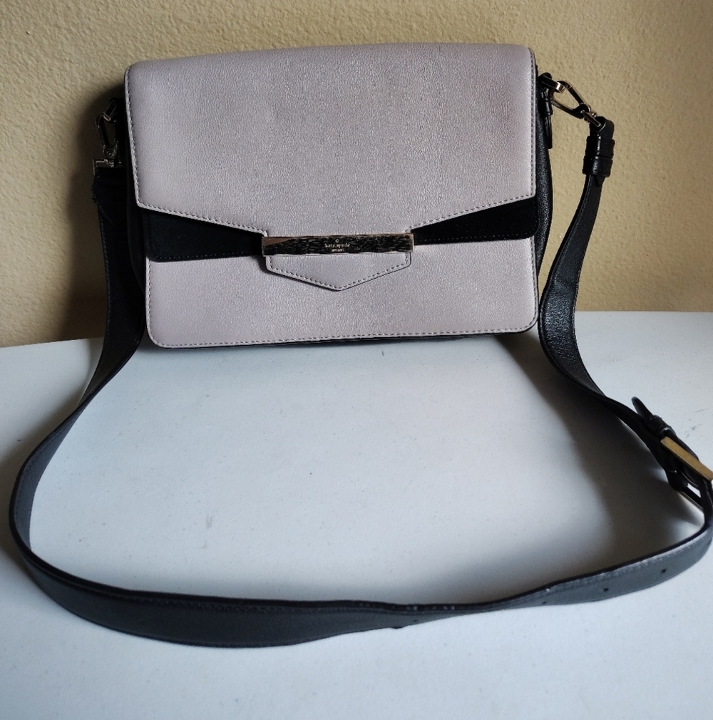 Kate Spade Black & Taupe Pebbled Leather Kaela Crossbody Shoulder Bag Casual